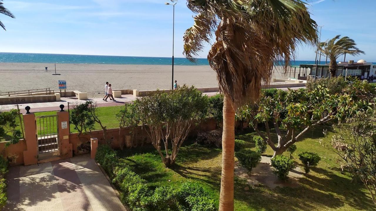 Atractivo Apartamento En La Playa Con Parking Roquetas de Mar Luaran gambar